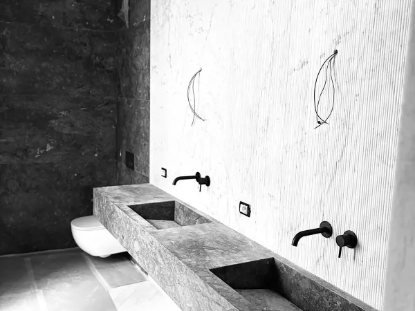 Top Bagno scatolato in Grigio Billiemi con Pareti effetto Canne di Bambù
